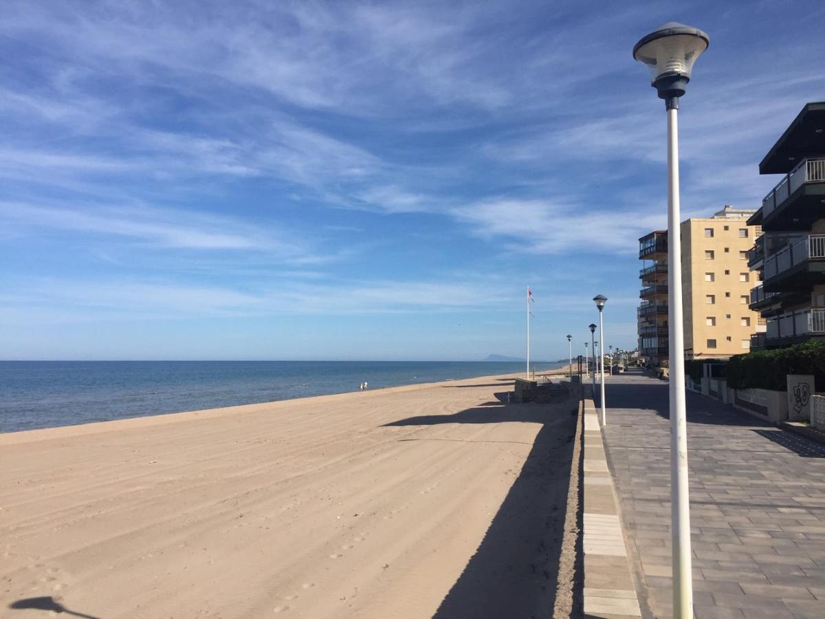 Large Apartment With Sea Views Суэка Экстерьер фото