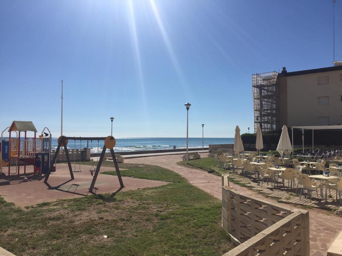 Large Apartment With Sea Views Суэка Экстерьер фото